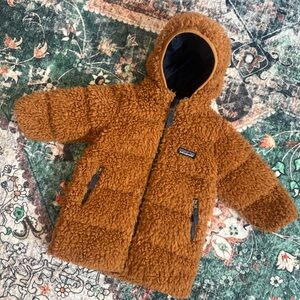 Patagonia is Hi Loft Sherpa parka size 12-18, like new condition